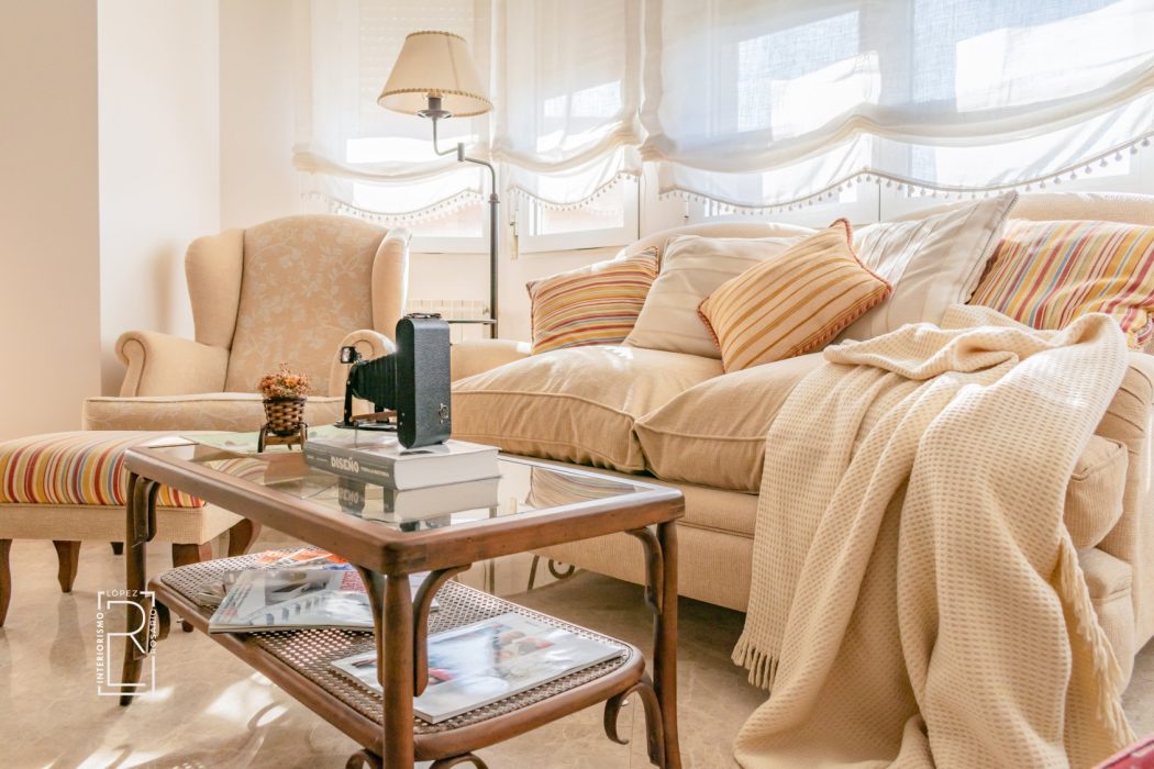 MUEBLE DE SALON CLASICO
