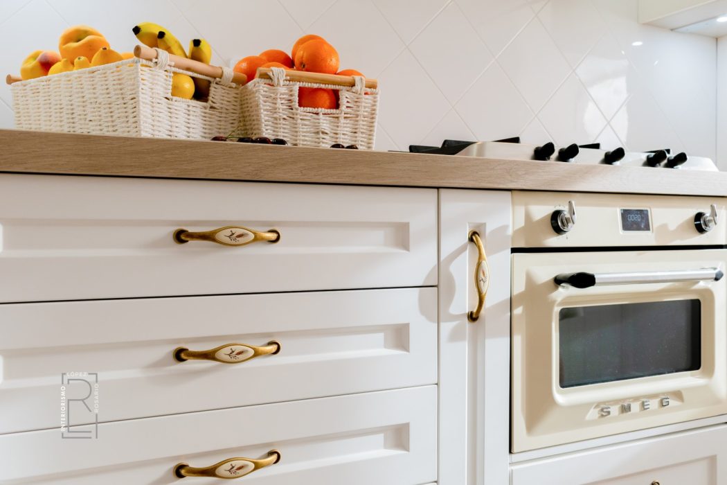 MUEBLE DE SALON CLASICO